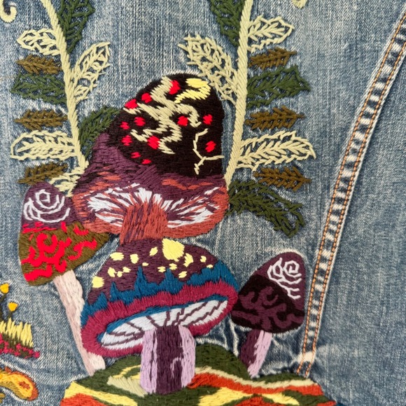 Lucky Brand Rare Embroidered Mushroom and Butterfly Denim Jacket size M Vtg Y2K - Picture 7 of 13